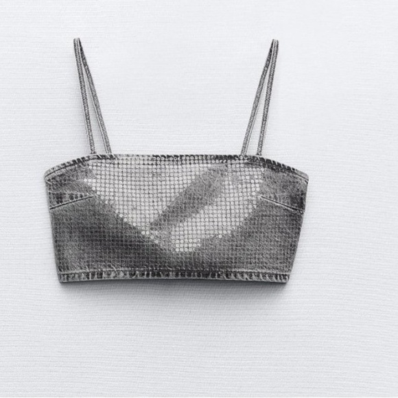 NWT ZARA TRF SEQUINNED FOIL
DENIM CROP TOP SIZE M
🚨 FINAL PRICE NO ACCEPT OFFERS - Picture 4 of 14